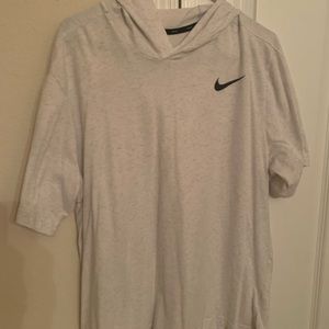 Men’s Nike short-sleeved hooded shirt